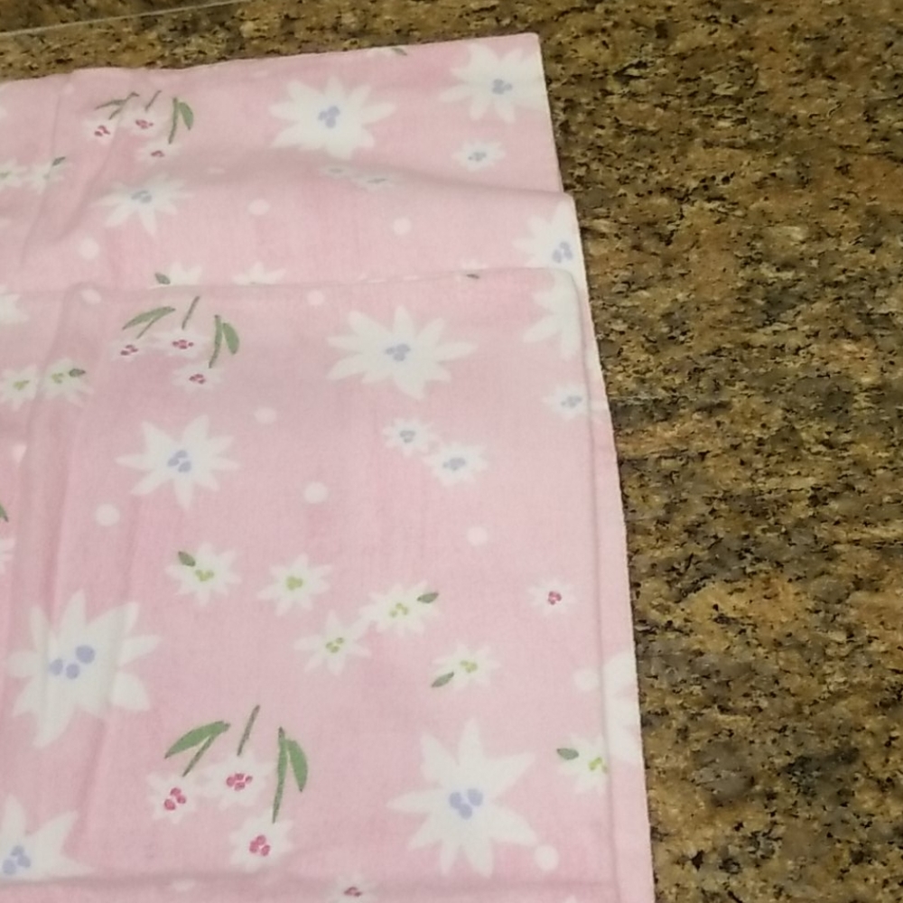 SOLD!!Pristine PB Kids Flower Flannel Sheet Set - Picture 7 of 8